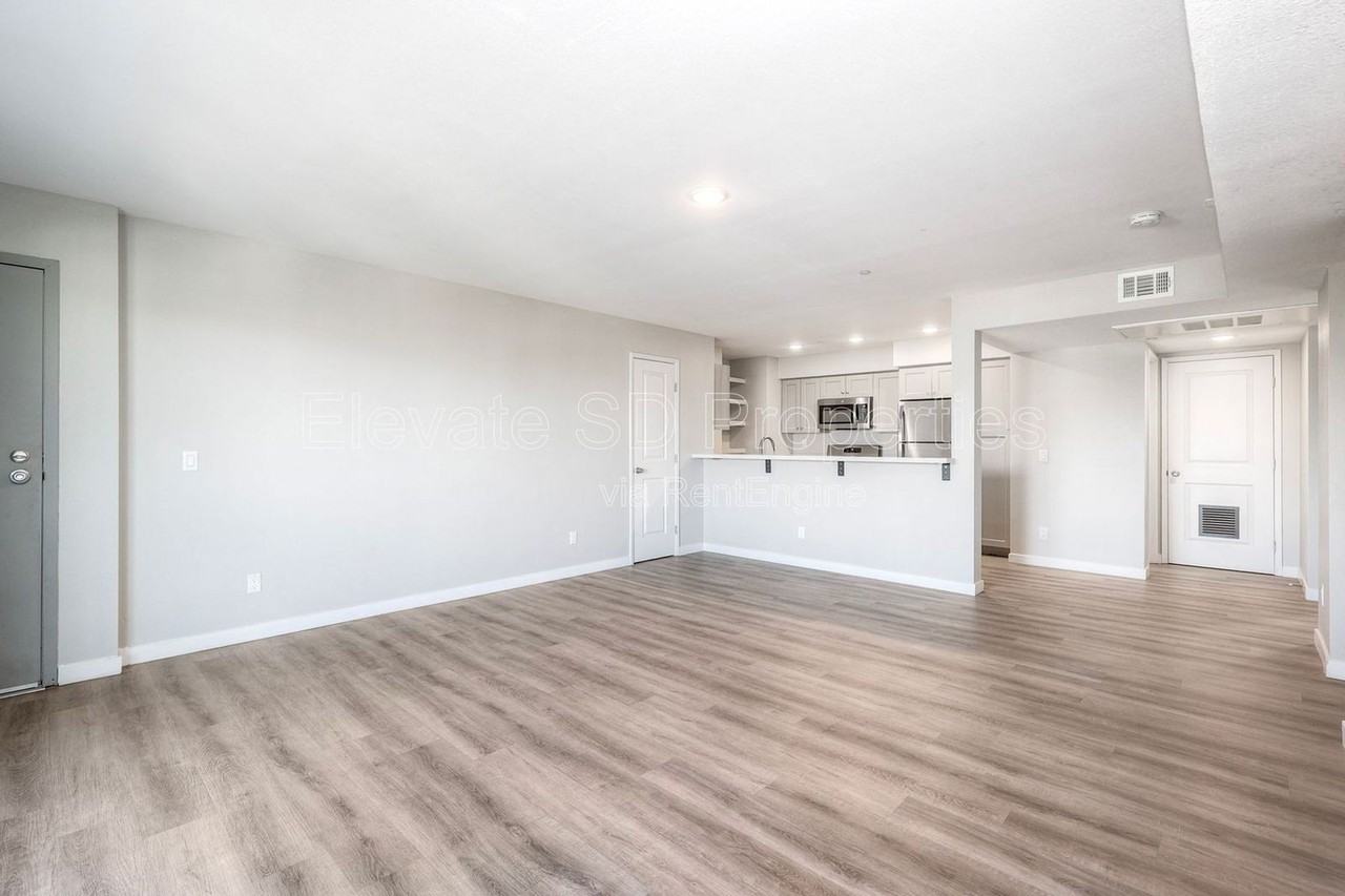 1819 E 9th St #305 - Photo 7 of 27