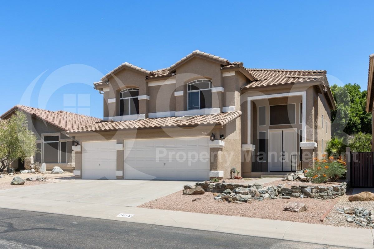 1018 E Silverwood Dr - Photo 3 of 43