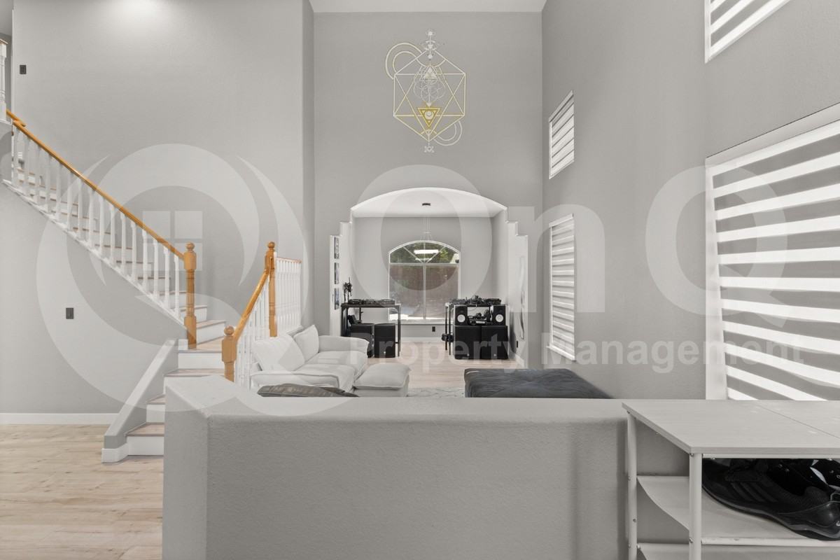 1018 E Silverwood Dr - Photo 5 of 43