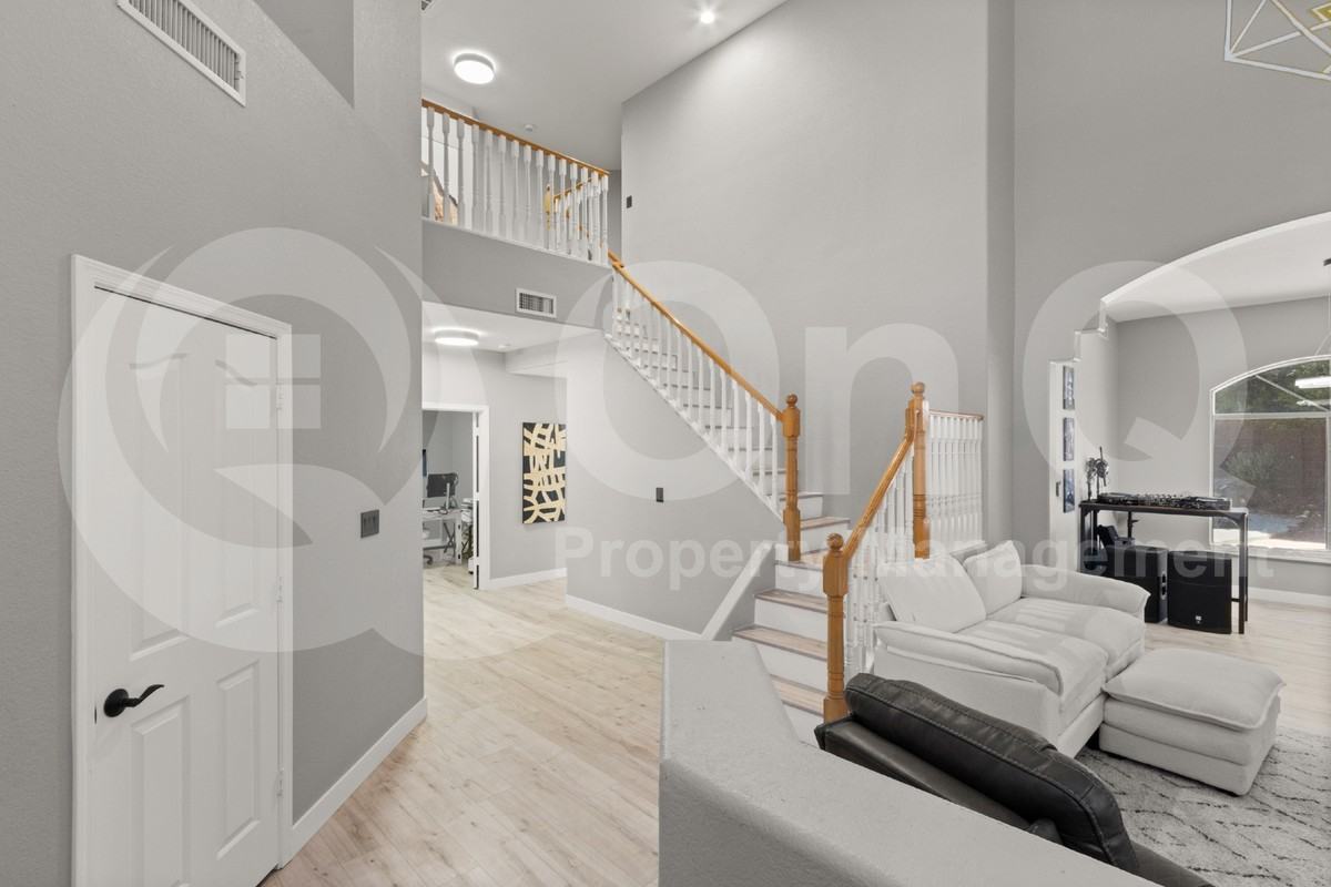 1018 E Silverwood Dr - Photo 6 of 43