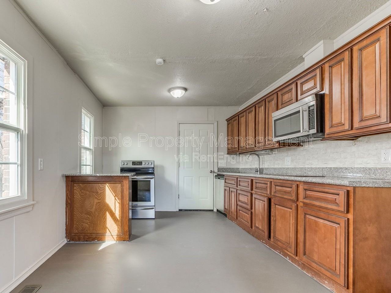 517 E Boeing Dr - Photo 6 of 18