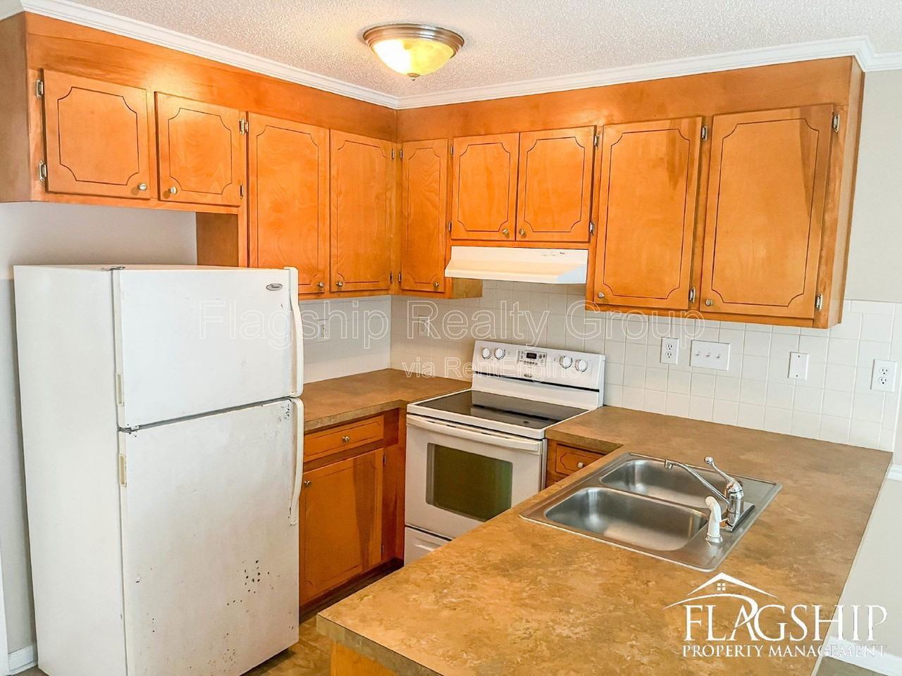 3813 E Vancroft Cir - Photo 7 of 22