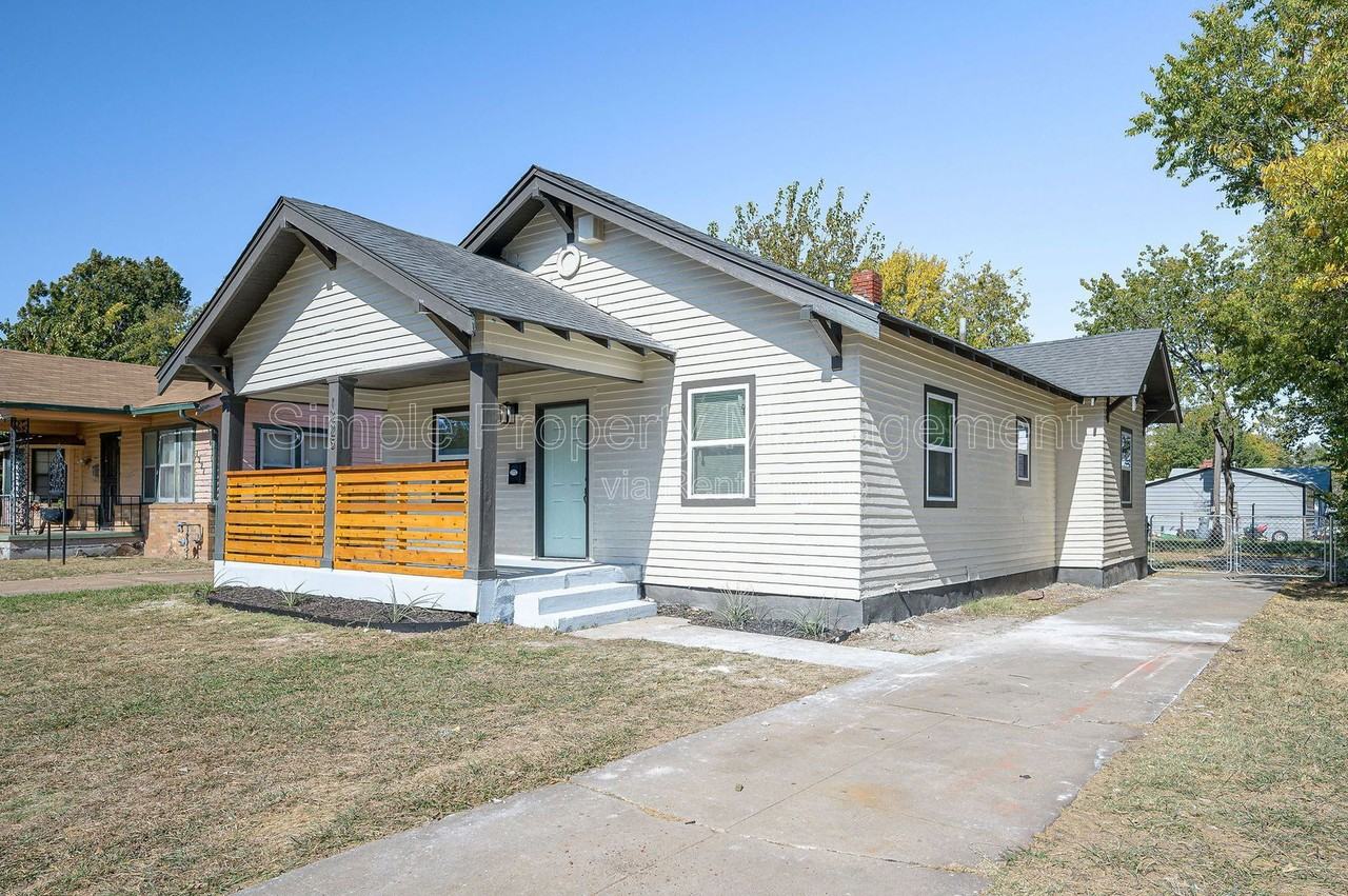 1225 Ne 17th St - Photo 2 of 21