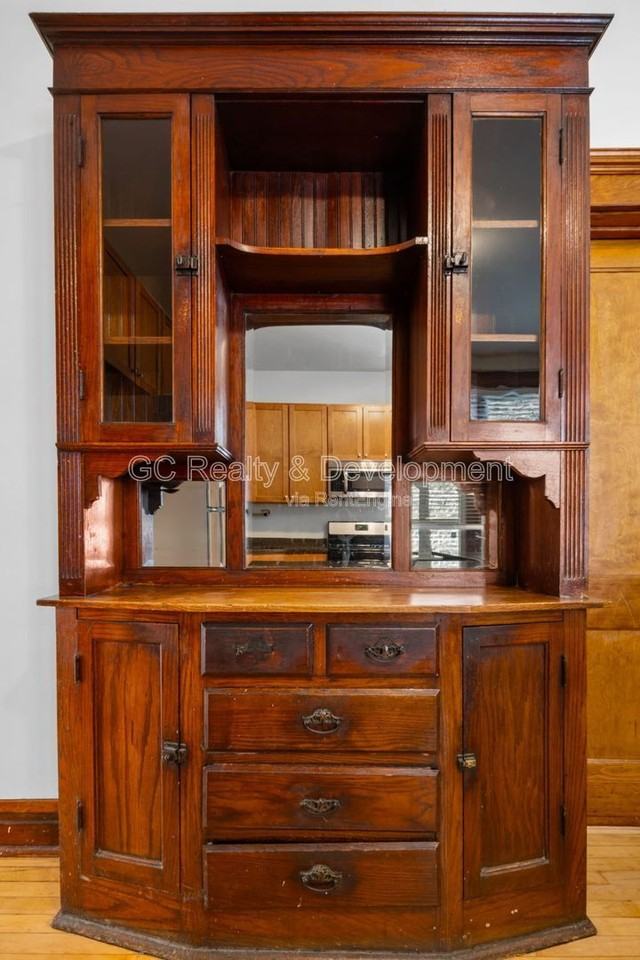 2130 W Iowa St #1F - Photo 7 of 19