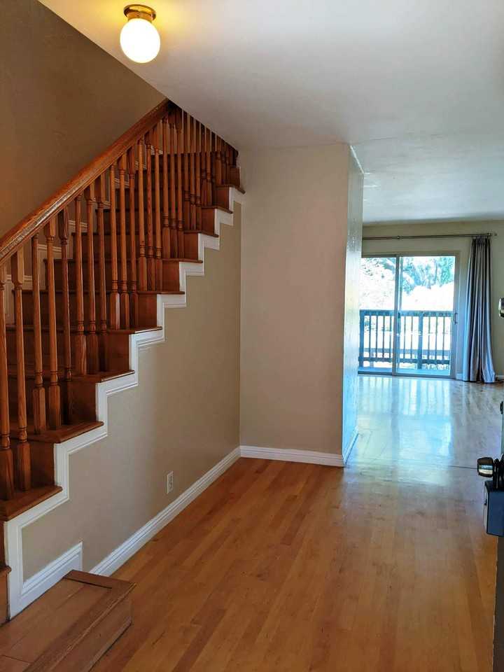 105 Ascot Ct #1 - Photo 3 of 24