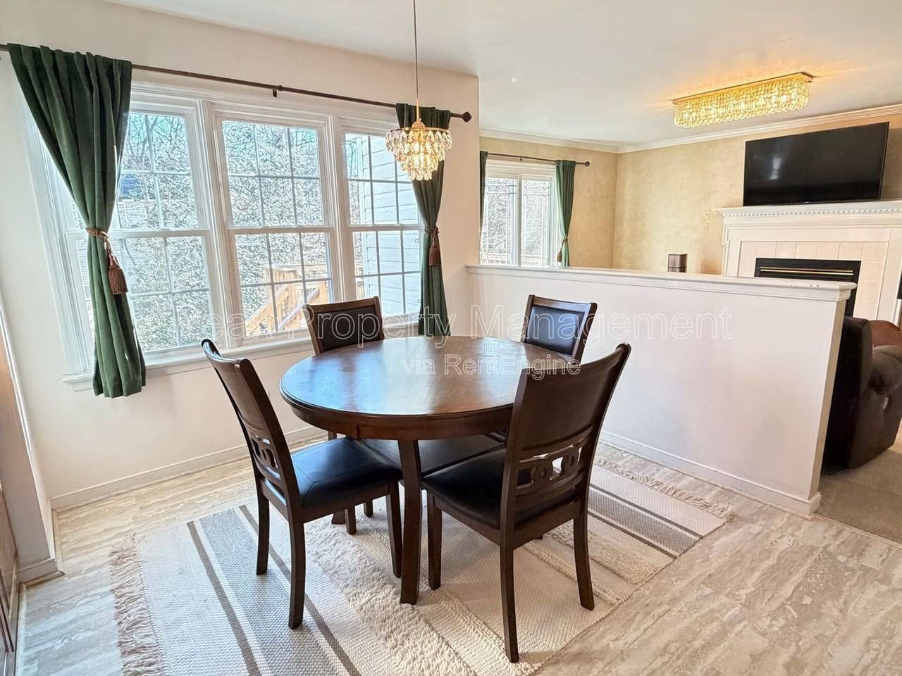 11809 Sanbury Ln - Photo 6 of 50