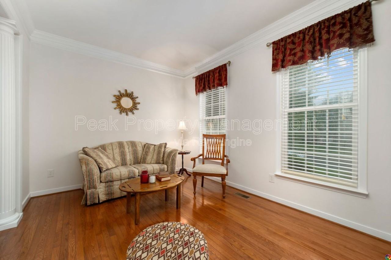 5525 Barnsley Ter - Photo 7 of 50