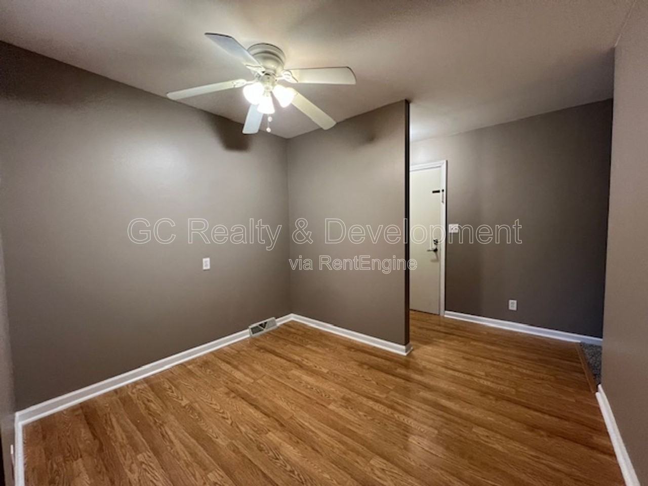 7 Simpson St #F - Photo 3 of 16