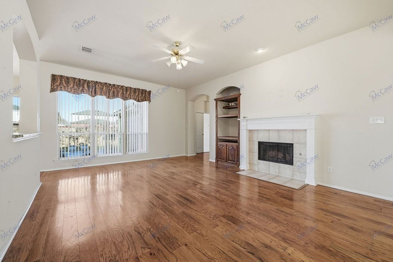 2229 White Rock Ln - Photo 5 of 23