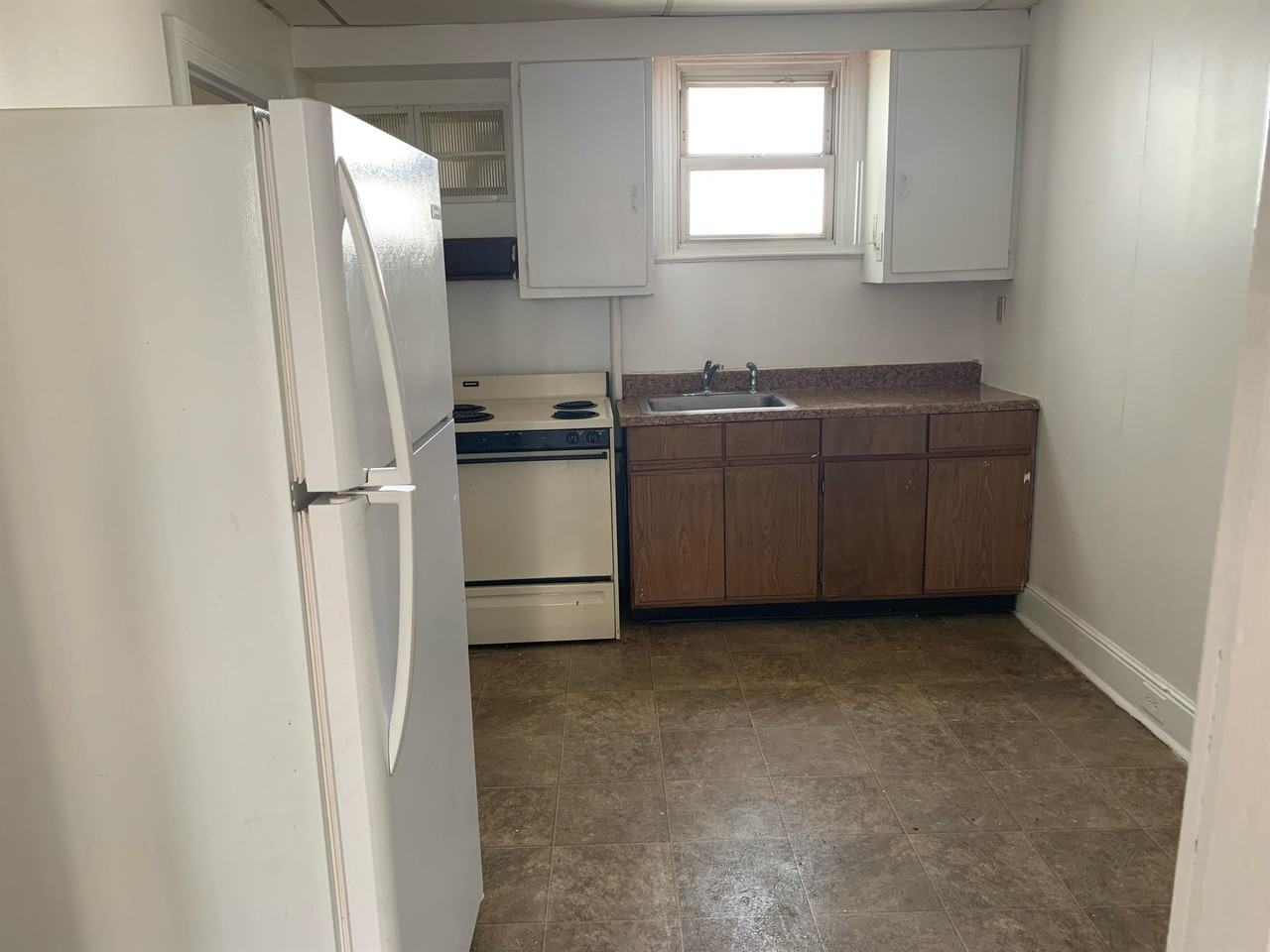 902 W College Ave #2 - Photo 7 of 7