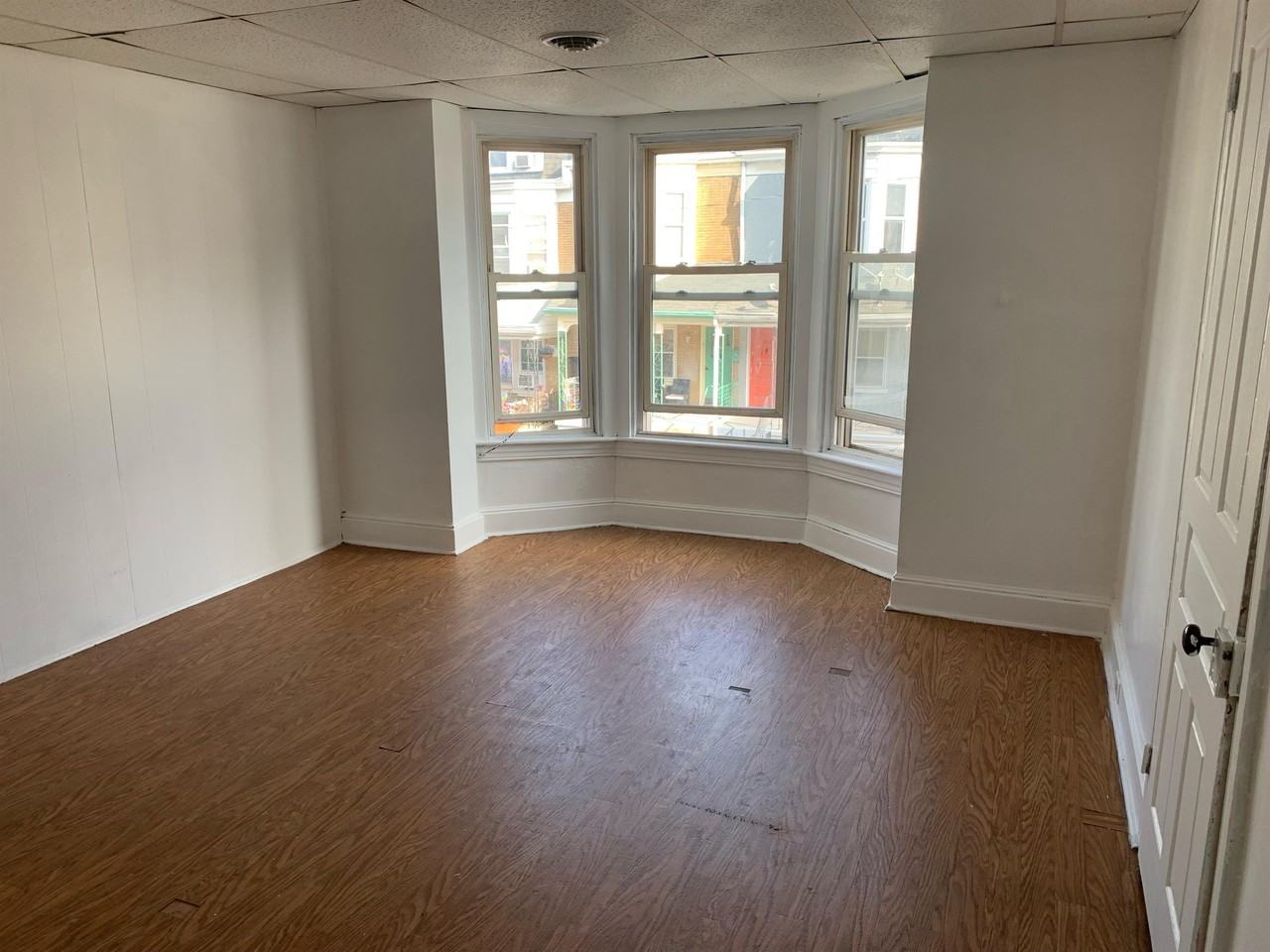 902 W College Ave #2 - Photo 4 of 7