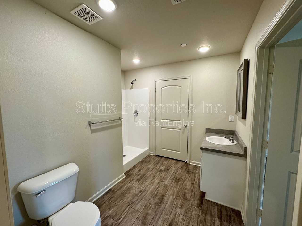 104 Spindle Ct - Photo 6 of 12