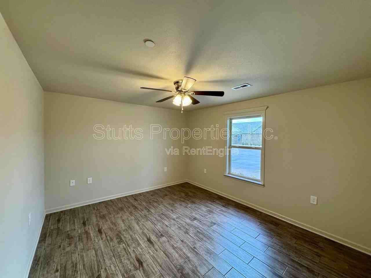 104 Spindle Ct - Photo 7 of 12