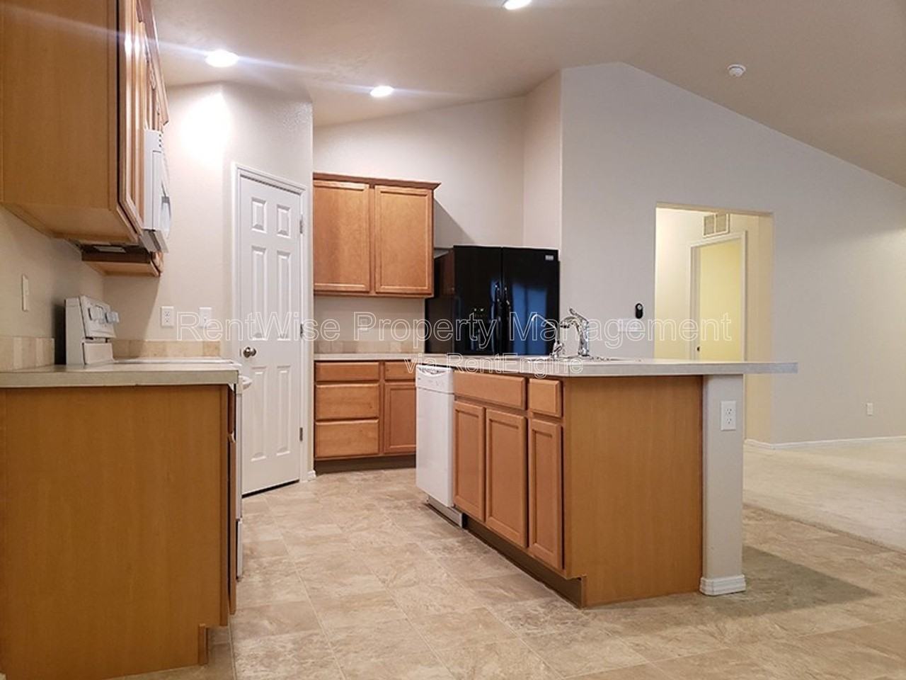 8102 S Carpenter Ave - Photo 7 of 22