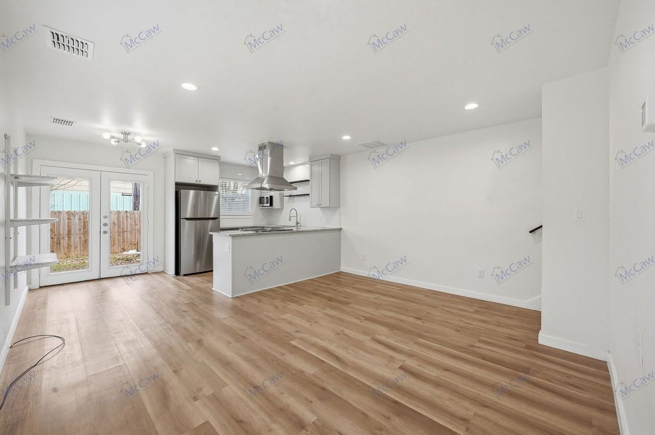 2025 Grainger St - Photo 4 of 20