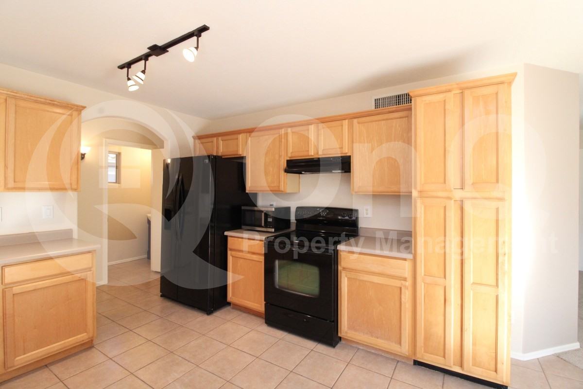 1747 E Los Alamos St - Photo 3 of 20