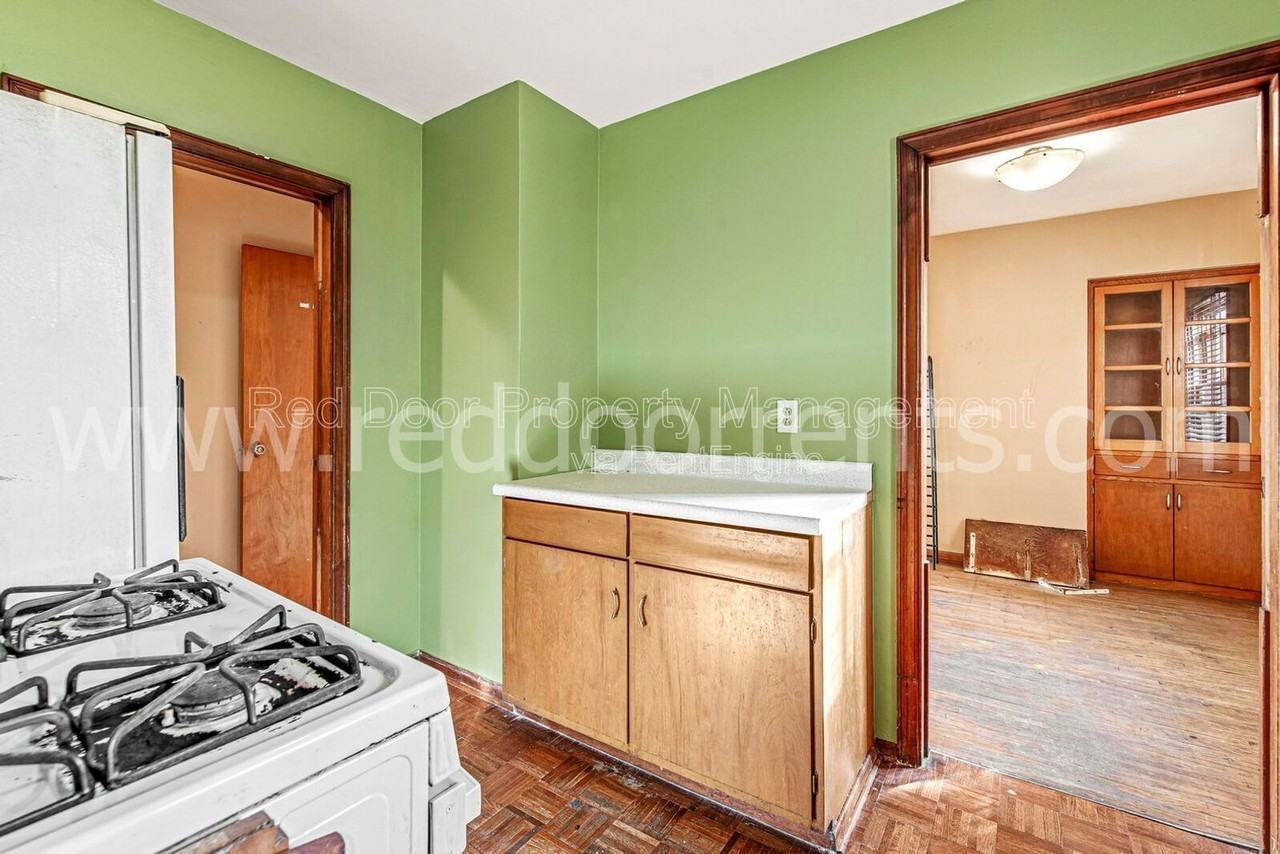 328 N Post Rd - Photo 5 of 28