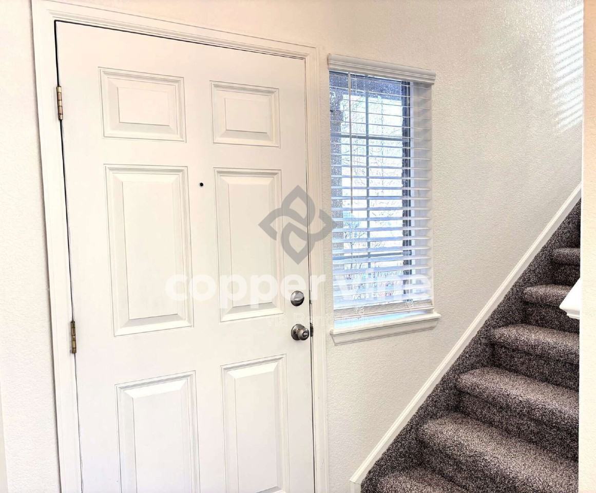 2538 E 127th Ct - Photo 5 of 34