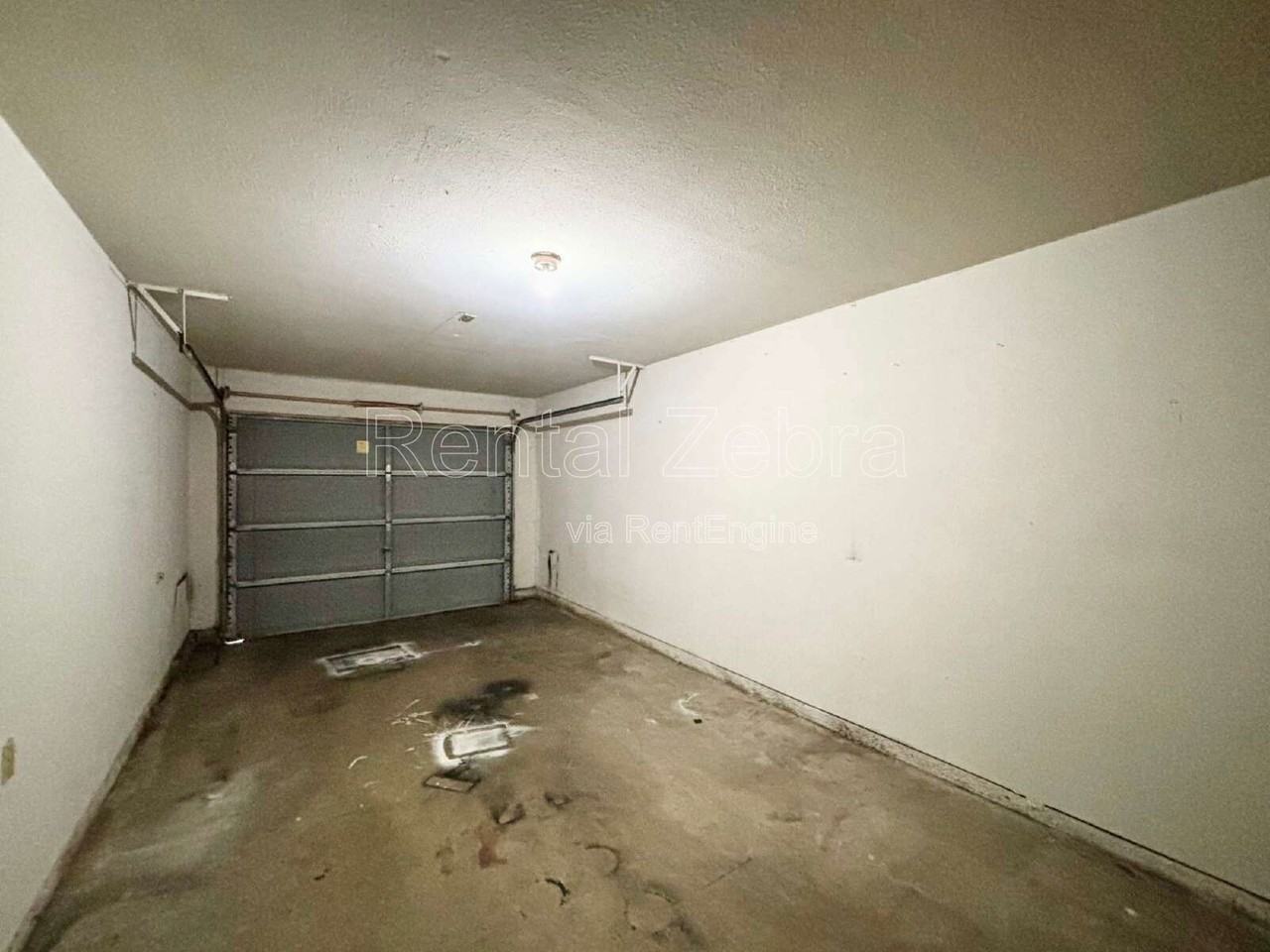 1702 Joseph Ct - Photo 5 of 6