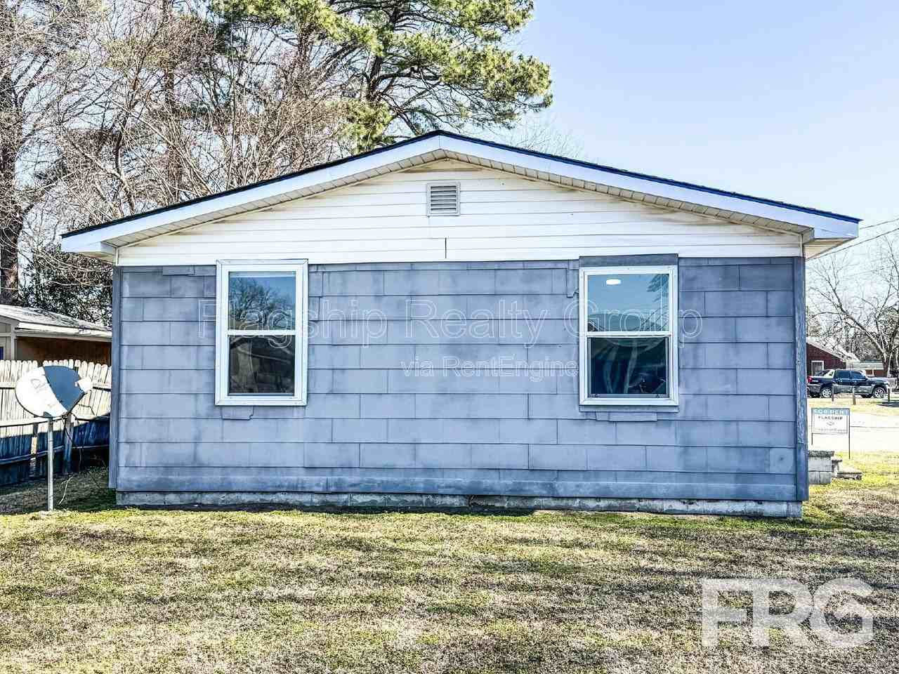 122 Blaire Ln - Photo 3 of 20