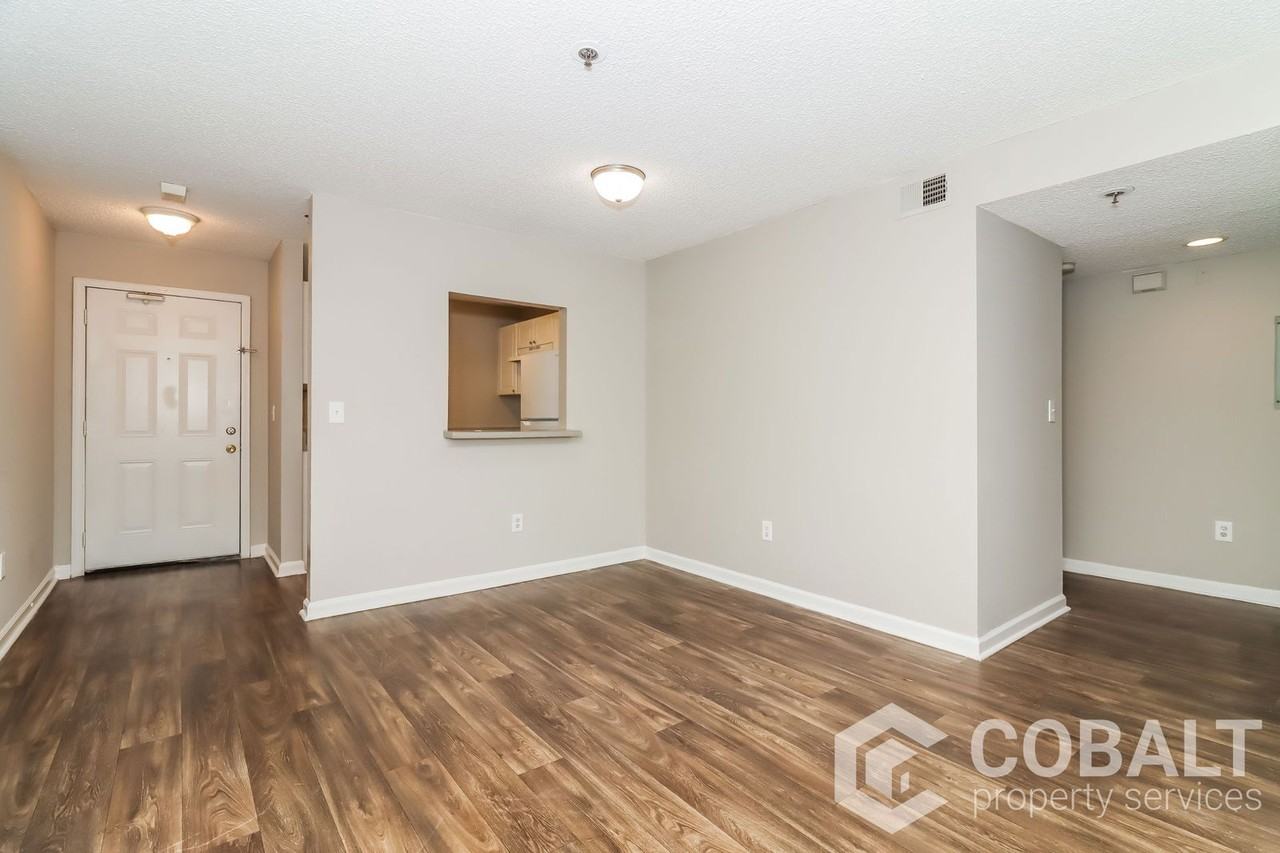 987 Collier Rd Nw #H - Photo 6 of 21