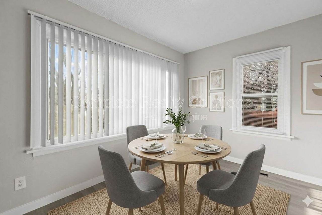 2056 Coleridge Dr - Photo 2 of 29