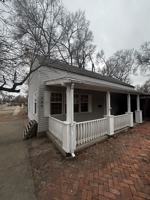 featured image of 703 Jackson St