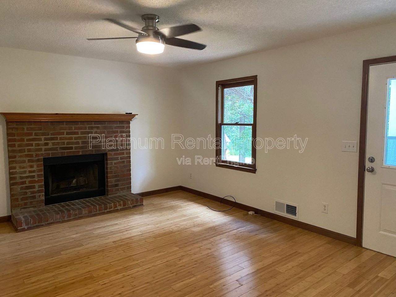 4545 Bonneville Dr - Photo 5 of 15