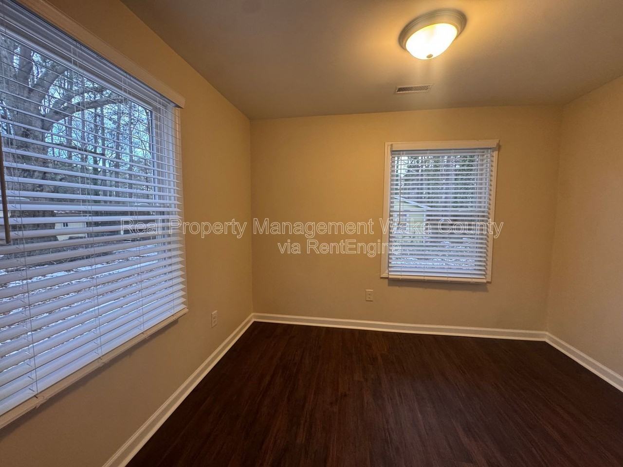 1505 Axum Rd - Photo 6 of 32