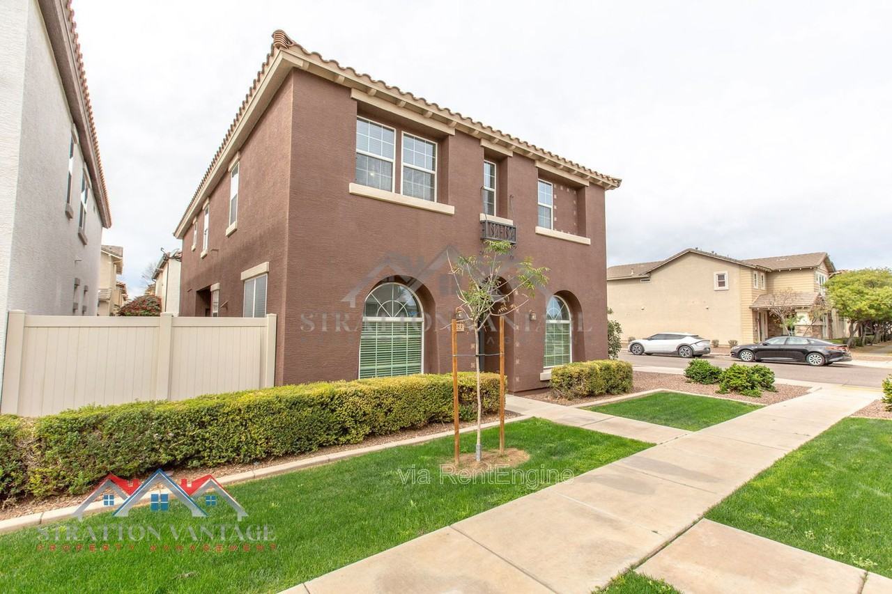 881 S Adam Way - Photo 3 of 50