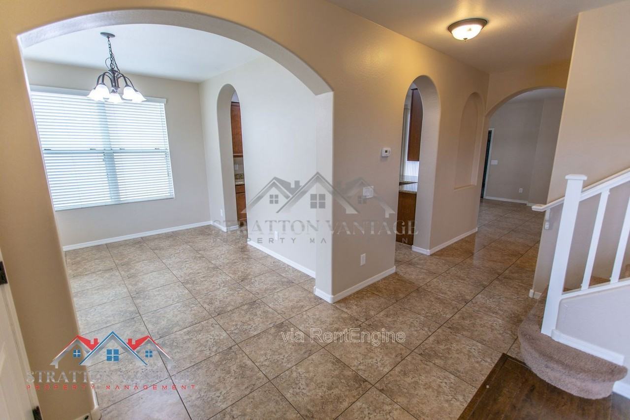 881 S Adam Way - Photo 6 of 50