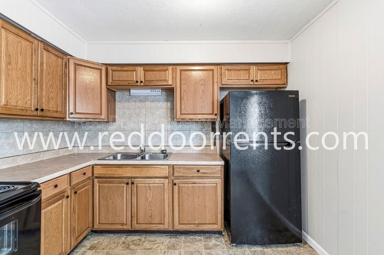 7026 Kimberly Ln - Photo 6 of 26