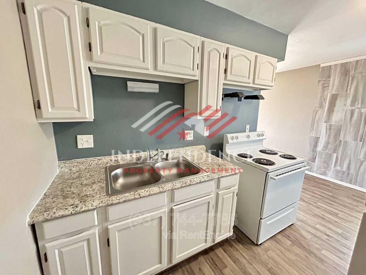 115 Scott Ave #5 - Photo 2 of 10