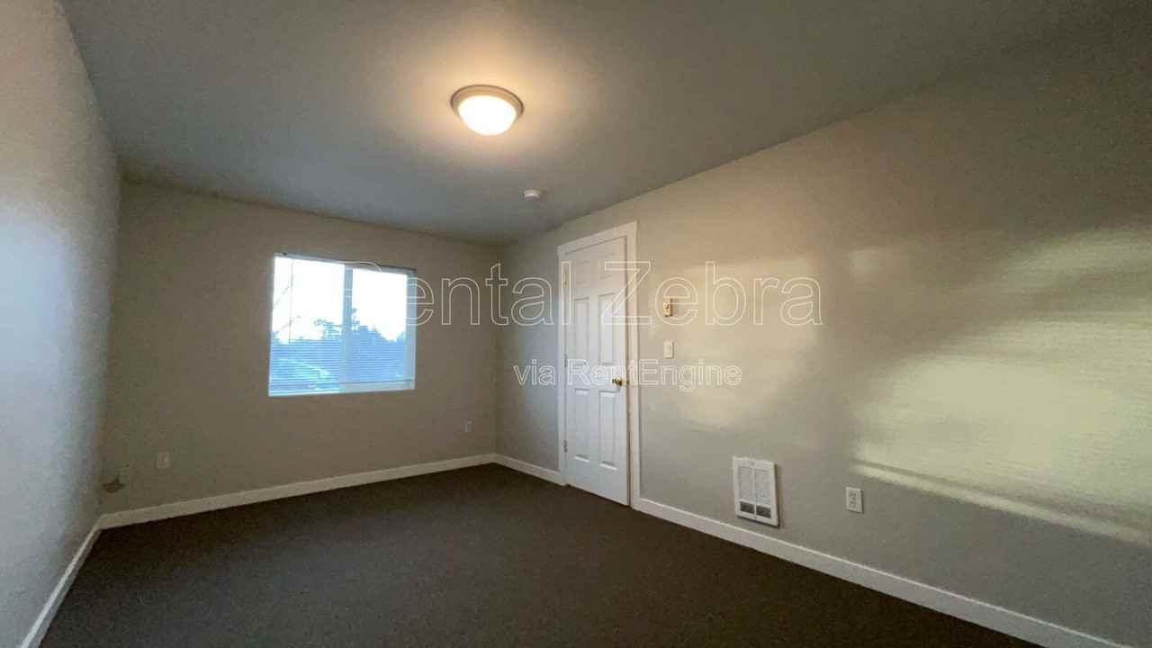 1945 Sw Canyon Dr - Photo 3 of 20