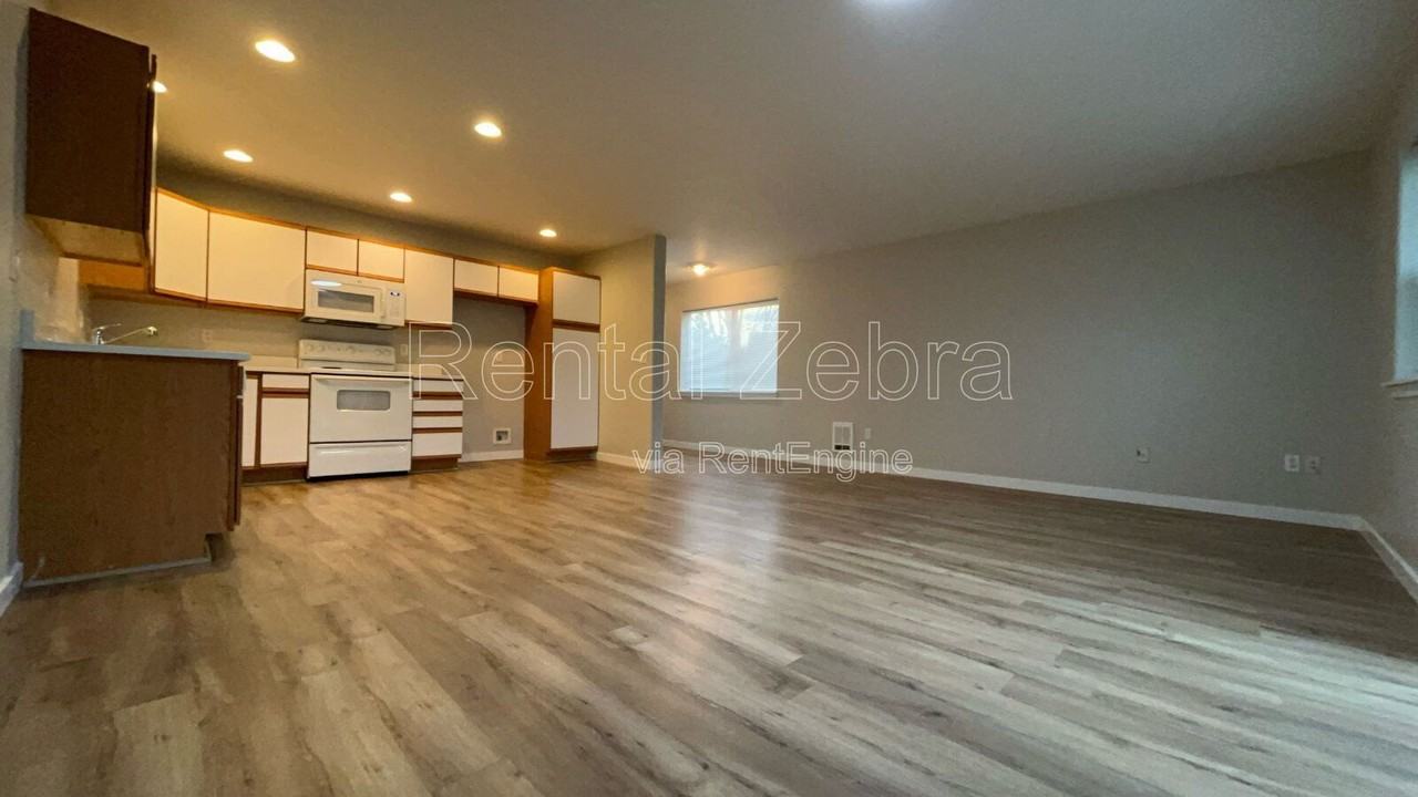 1945 Sw Canyon Dr - Photo 5 of 20