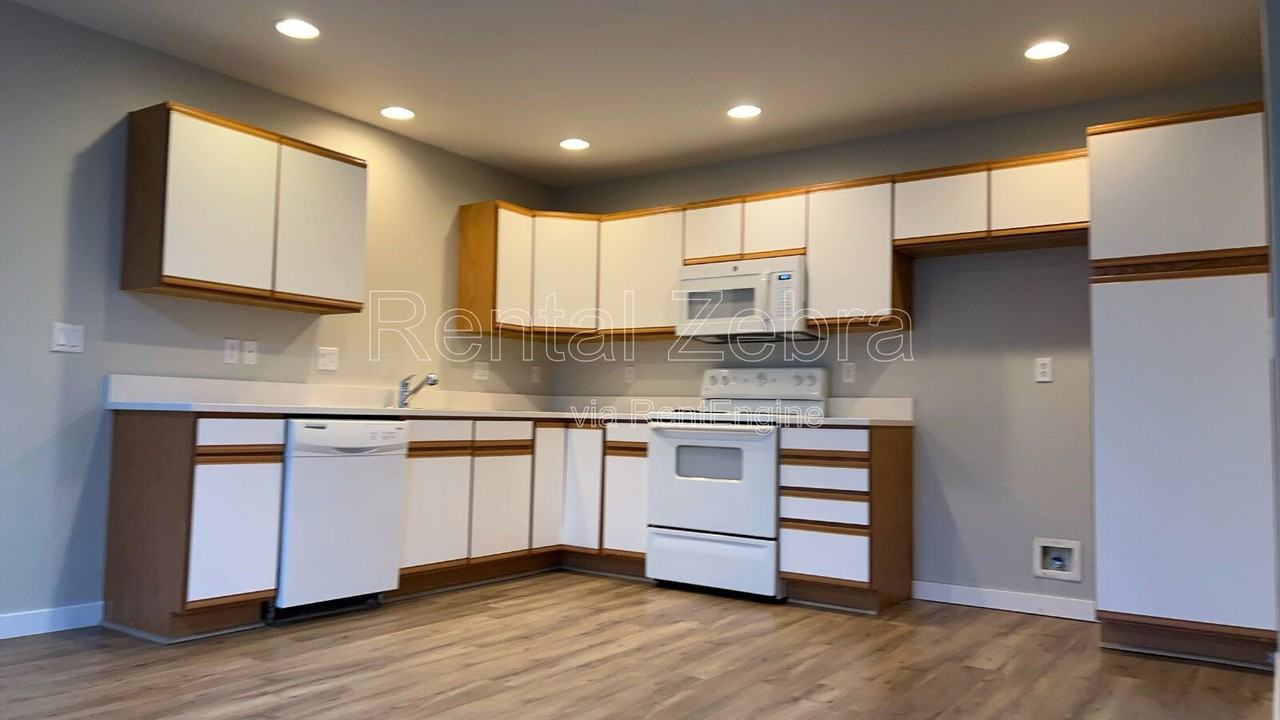 1945 Sw Canyon Dr - Photo 6 of 20