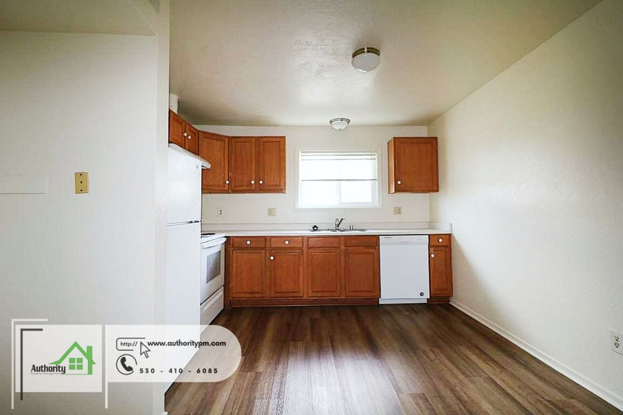 2487 Court St #9 - Photo 5 of 16