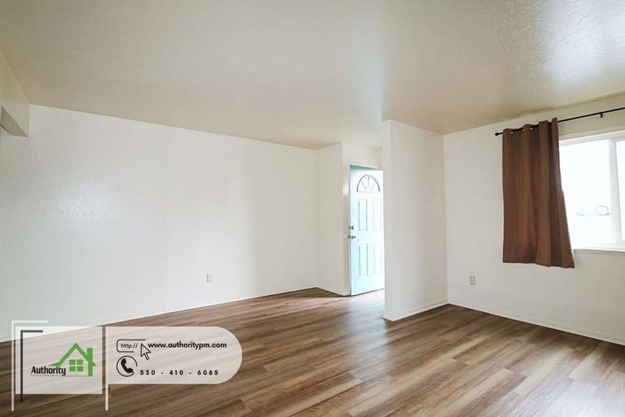 2487 Court St #9 - Photo 6 of 16