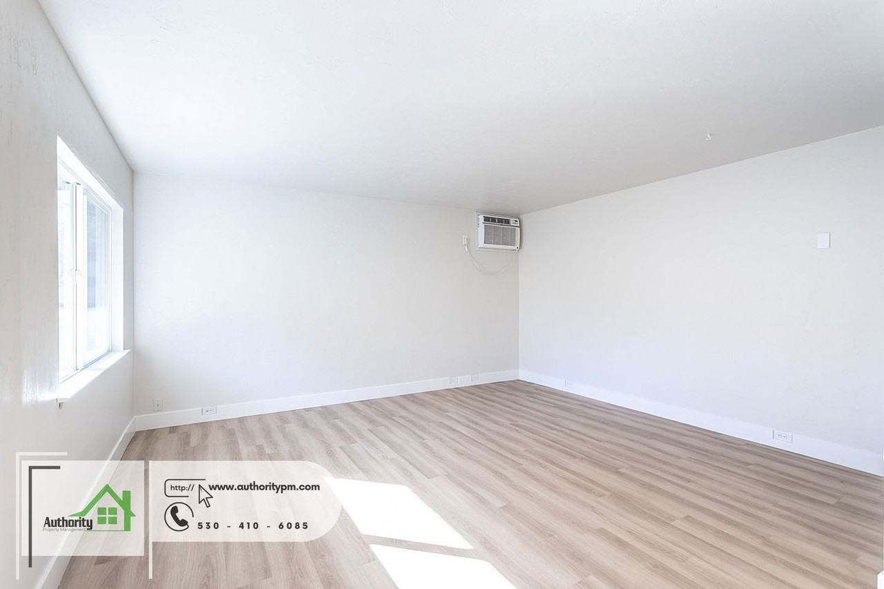 1427 Orange Ave - Photo 5 of 11