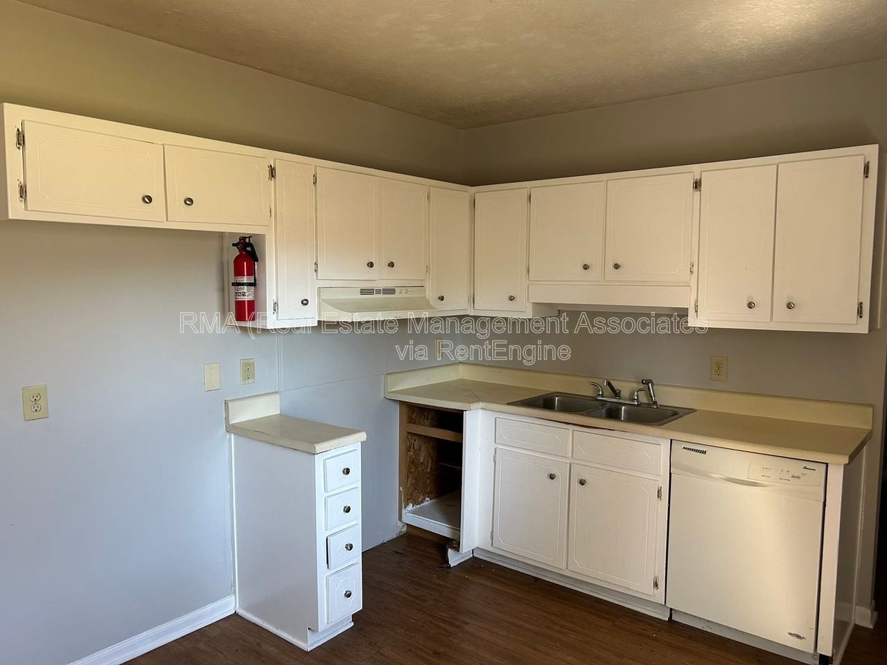 300 S 18th St #A - Photo 5 of 7