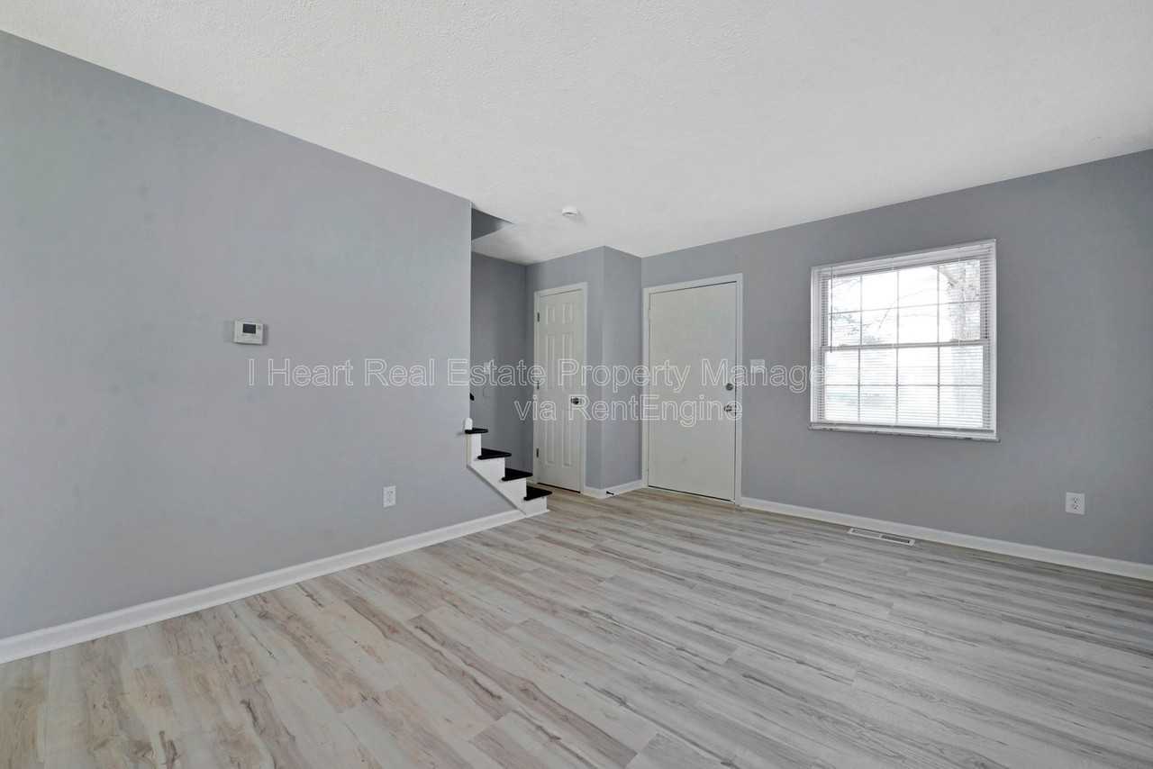 4245 Morsetowne Ct W - Photo 5 of 11