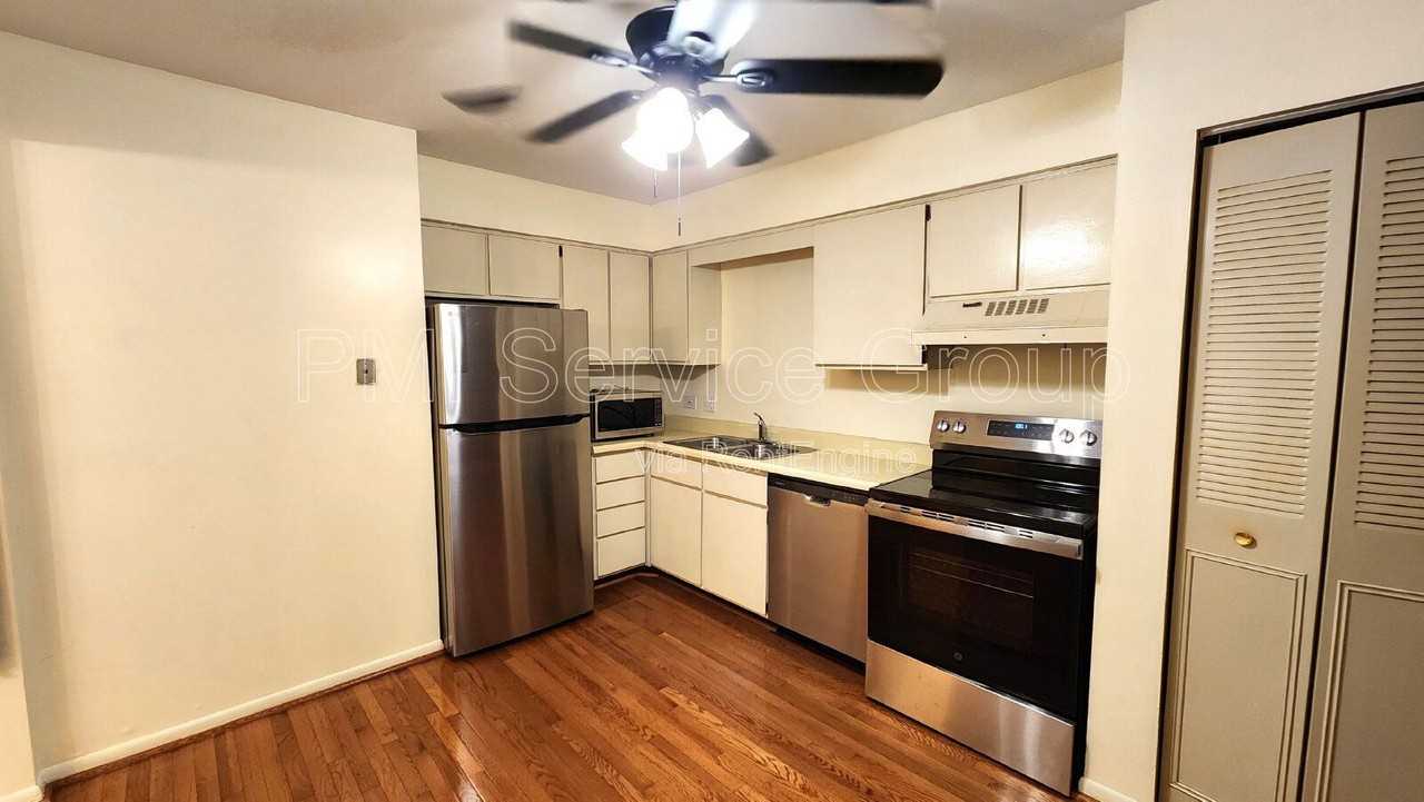 2331 Ogden Ave #10 - Photo 3 of 25