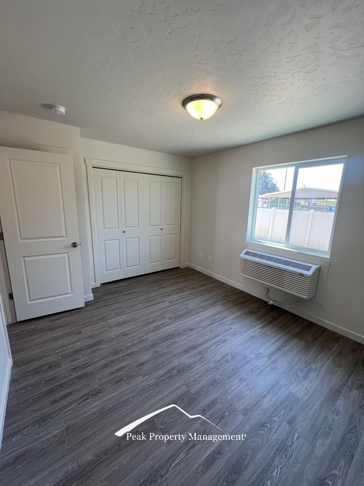 2235 S Sockeye Pl - Photo 4 of 8