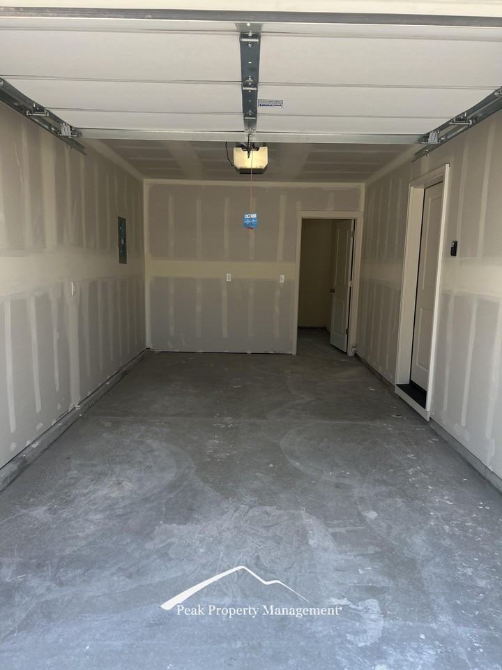 2235 S Sockeye Pl - Photo 3 of 8