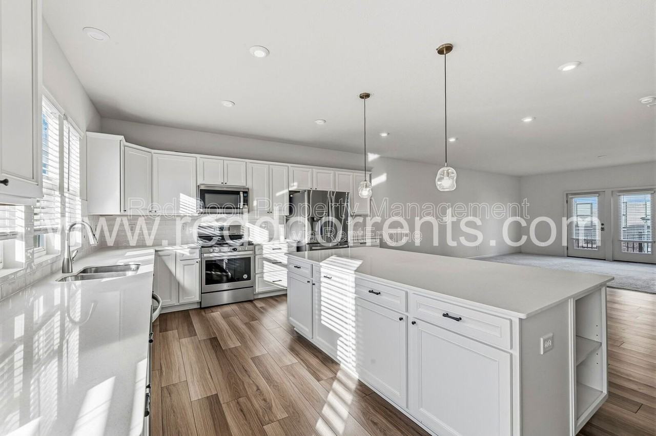 9751 Junction Sta - Photo 2 of 35