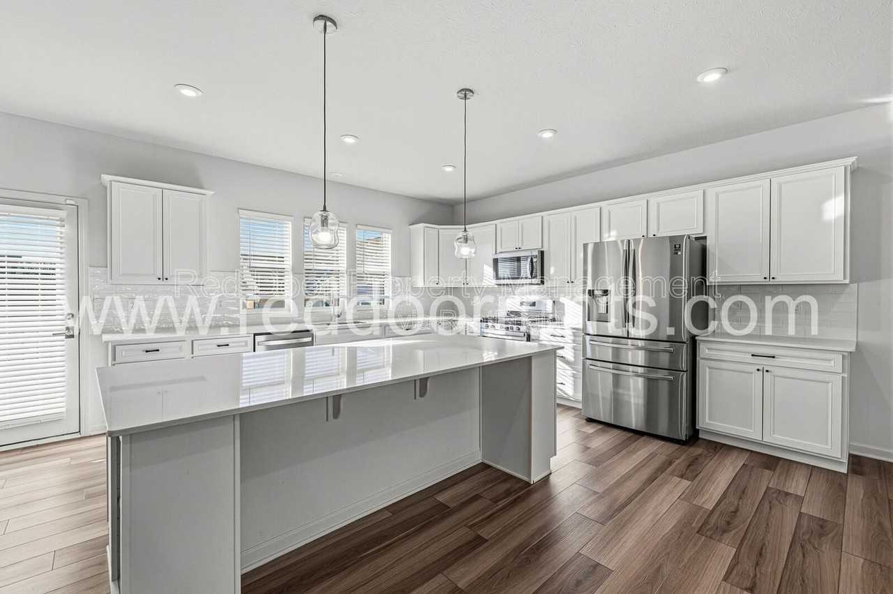 9751 Junction Sta - Photo 3 of 35