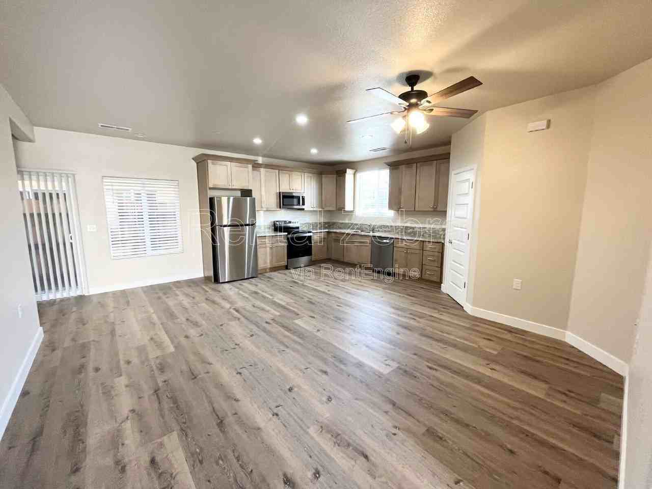 1349 Belmont Dr - Photo 2 of 19