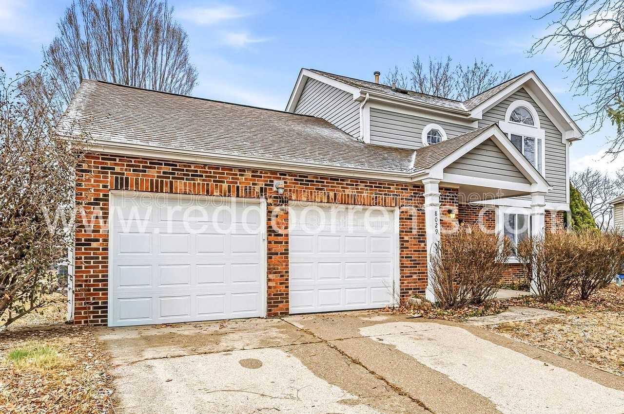 8029 Cardinal Cv W - Photo 2 of 32