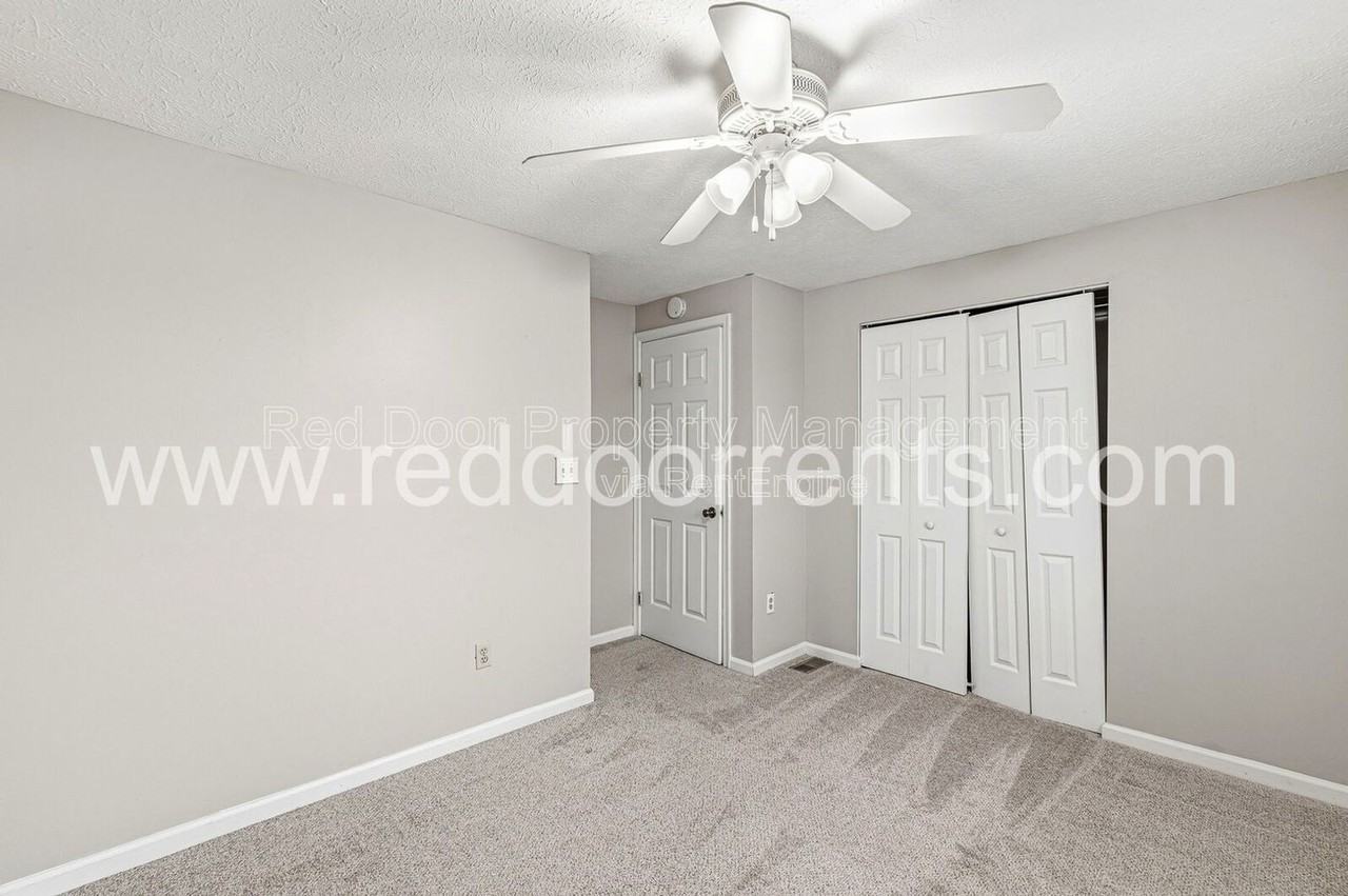 8029 Cardinal Cv W - Photo 7 of 32