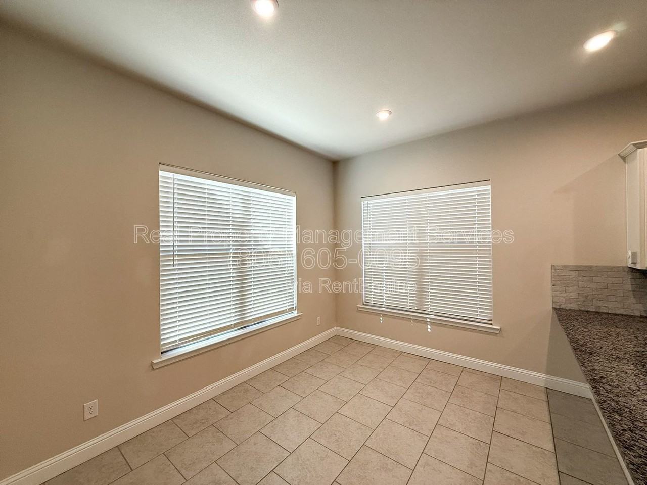 7115 90th St - Photo 5 of 13